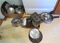 Pressure cookers, metal pans