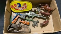 Box lot - vintage metal toys, tootsie cars,