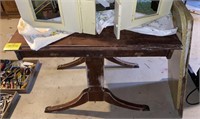 Wooden Extendable Table, 34x26x30in, 
Leaf’s