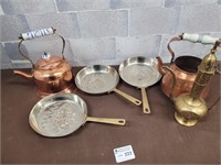 Copper and brass decor lot. Good quality pieces