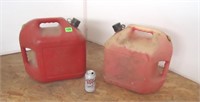 5 gallons gas cans