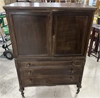 Sligh Furniture Co. Gentlemen's Chest