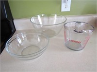 2 Mixing Bowls & Measuring Cup