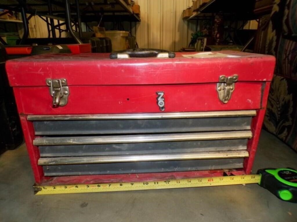 Stack-On red tool box don't pick up by handle