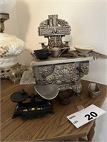VERY NICE VTG MINI CAST IRON STOVE AND SCALE