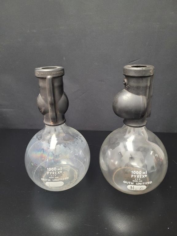 2 Pyrex 1000ml Glass Boiling Beakers Guth Unitized