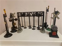 Multiple VTG Lionel train accessories