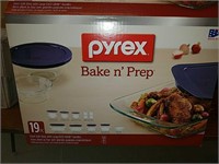 New Pyrex 19 piece bake and prep glassware set,