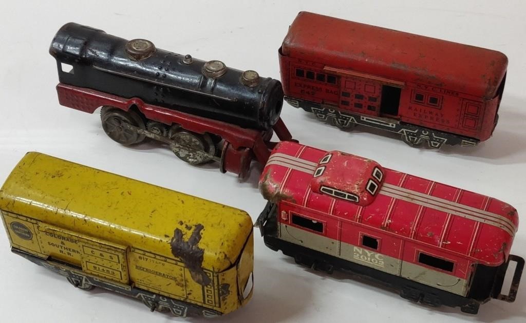 Vintage Marx Train Engine & 3 Cars