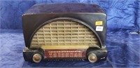 (1) Vintage Philco Electric Radio