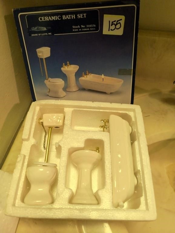 Ceramic bathroom set