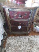 HAND PAINTED LAMP TABLE  VERY PRETTY