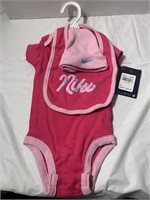 Nike 3 peice set 6-9 months $24.00