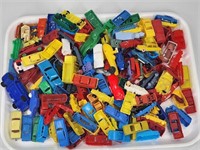 ASSORTED LOT OF VINTAGE SMALL PLASTIC CARS