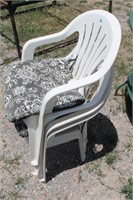 Plastic Patio Chairs (4)