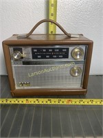 Arvin Eight Transistor radio Mo. 61858 chestnut