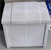 Small Plastic Suncast Patio Deck Box