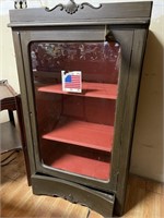 Glass front cabinet w/3 shelves & 1 drawer