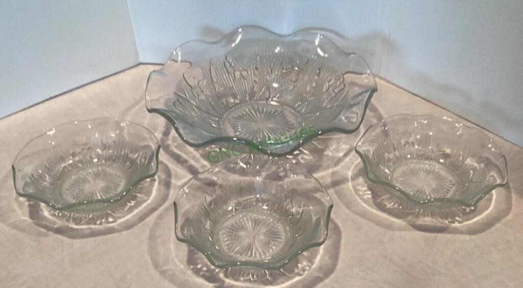 Vintage Iris patterned clear glass berry bowl
