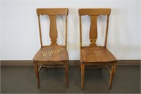Vintage Oak Chairs: 2pc lot *Broken Backs
