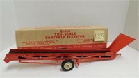 1/16 Tru-Scale E410 Portable Elevator (NIB)