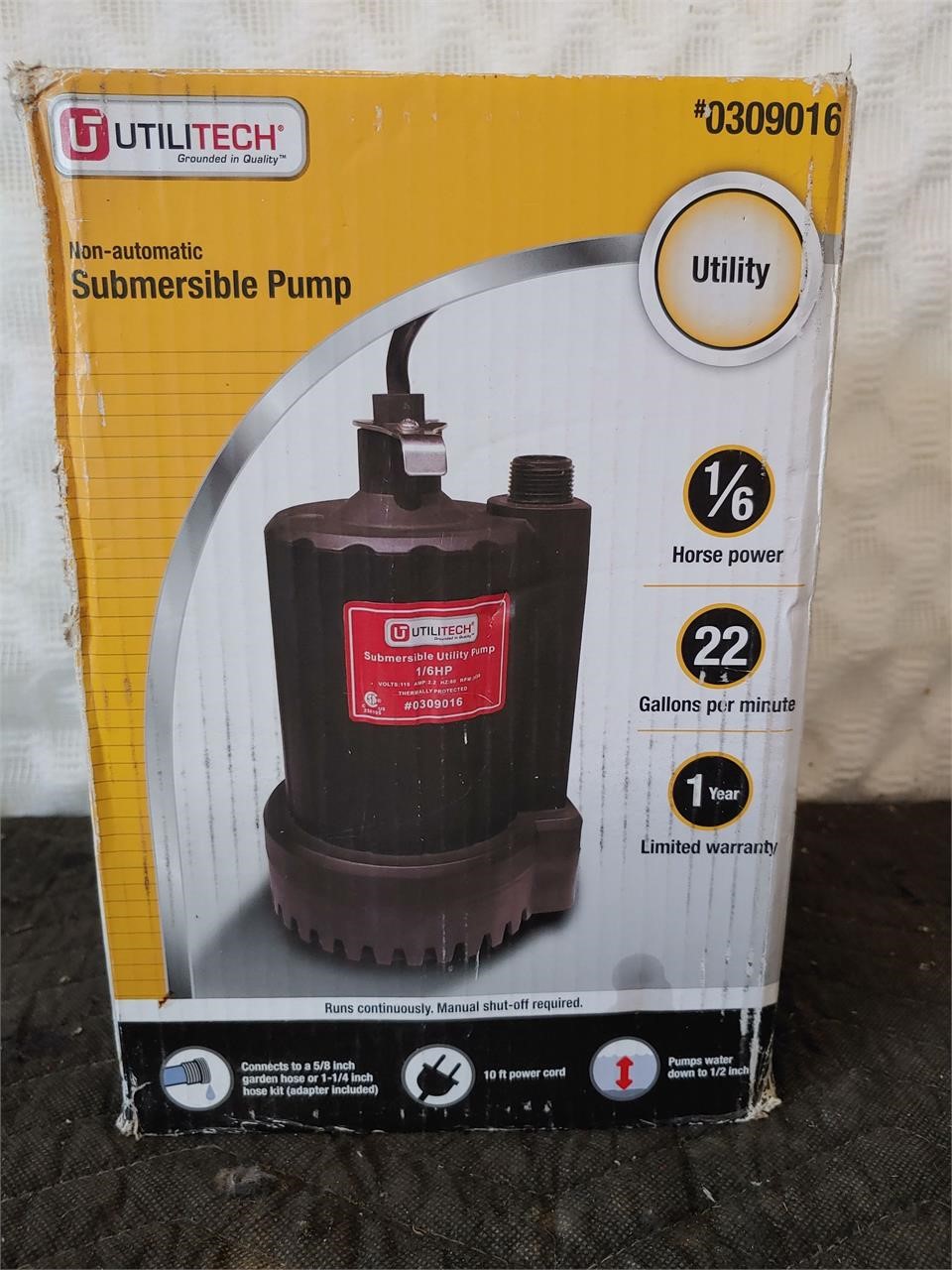New in Box Submersible Pump 1,320 gallon/hr