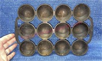 Antique cast iron "golf ball" muffin pan #947