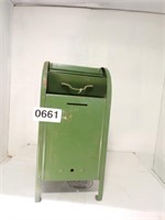 Metal Mail Box 4.5widex 4.5 deep x 9" tall nice