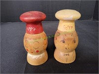 Vintage Salty & Peppy Wood Shakers