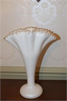 Fenton? Silvercrest Ruffled Edge White Fan Vase