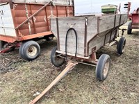 Flare box wagon with oat seeder