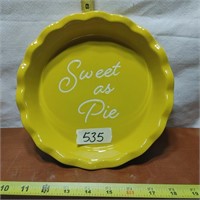 YELLOW GLASS SWEET AS PIE PLATE