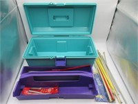 KNITTING NEEDLES WITH A SEWING BOX