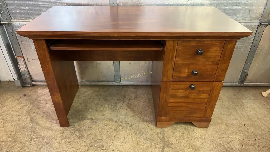 Modern Desk w/drawers