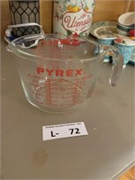 Pyrex 4 Cup Measuring Cup