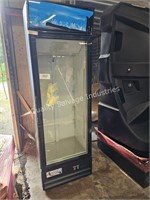 avantco refrigerator (damaged on top)