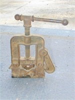 Vintage Reed Manufacturing Pipe Clamp
