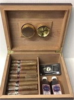 THOMPSON WOOD CIGAR HUMIDOR AND CIGARS