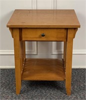 Oak end table with drawer 19 1/2”x17 3/4”x22”