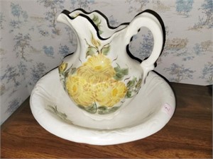 YELLOW ROSES BOWL AND PITCHER SET -