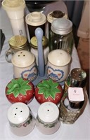 6 SETS OF SALT & PEPPER SHAKERS W/GREEN GLASS SPIC