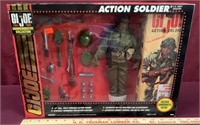 GI Joe Action Soldier NIB Copyright 1993