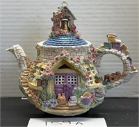 Lilliput Jane Alphabet time teapot