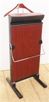 Brookstone Butler Trouser Press with Time