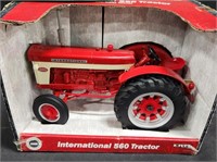 IH 560 Standard Tractor