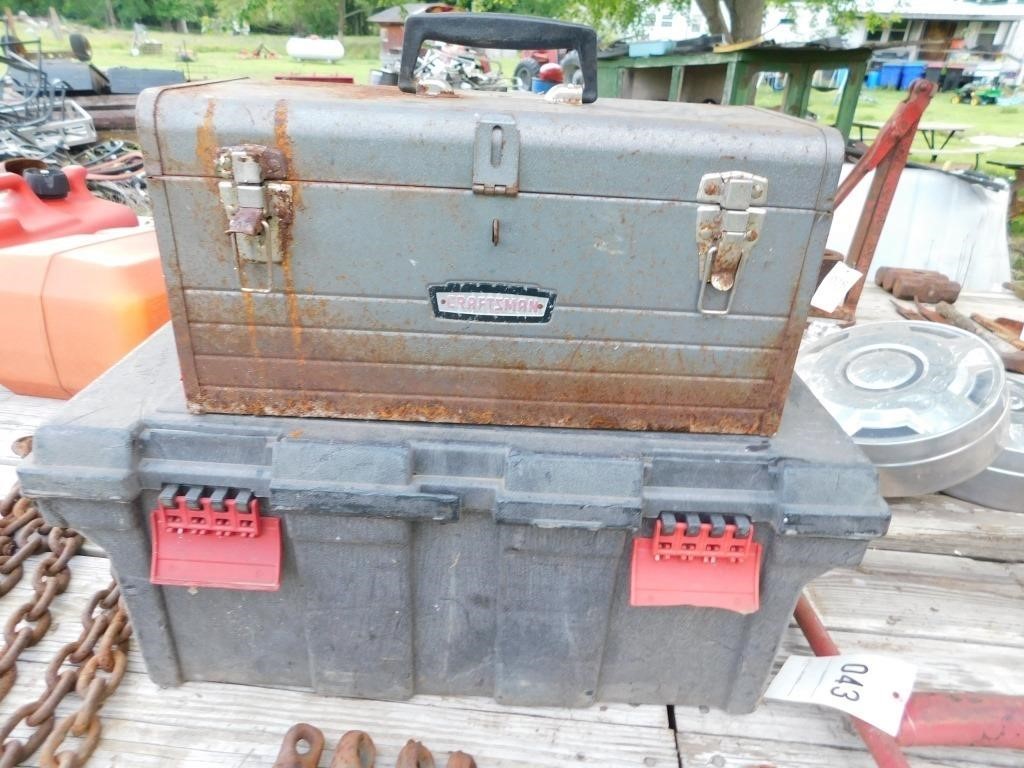 PAIR OF TOOL BOXES W/ HARDWARE