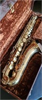 Selmer Saxophone w/ case