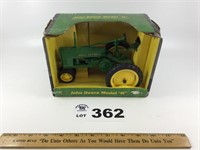 ERTL JOHN DEERE MODEL H 1/16 scale