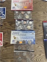 2001 Philadelphia and Denver mint sets