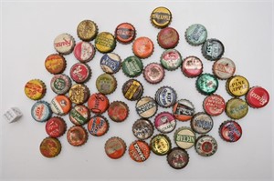 Collection de 50 anciens bouchons de liqueur